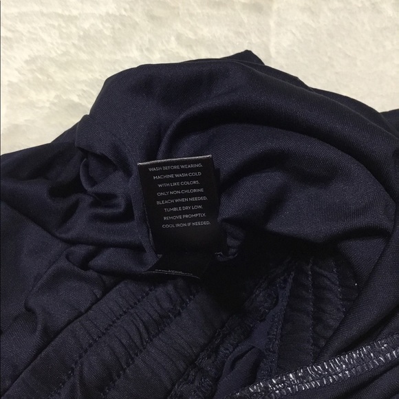 Simply Vera Wang Navy Sleeveless Jumpsuit size XS NWT - Picture 10 of 11